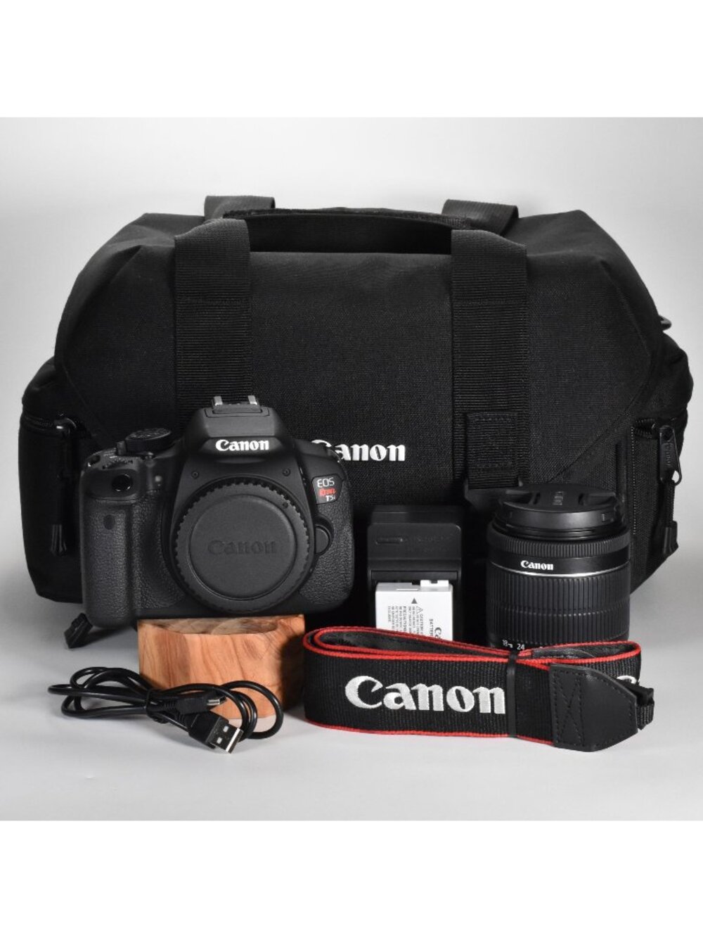 Canon EOS Rebel T5i DSLR Camera Canon 18-55mm STM Zoom Lens Only 77 Clicks MINT